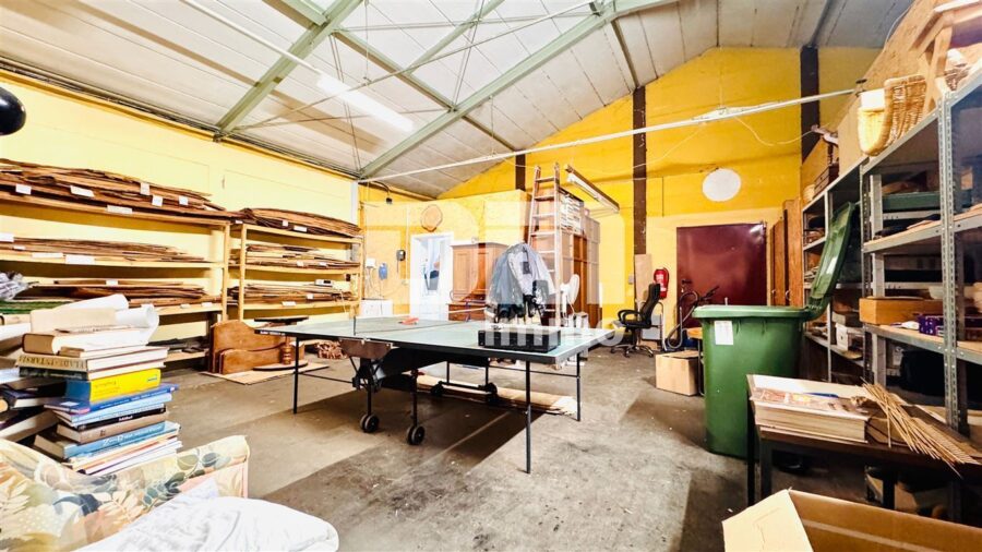 Lager / Produktionshalle mit Büro- und Sozialräumen, Außenflächen + Carport nahe Kassel - Abgetrennter Hallenbereich